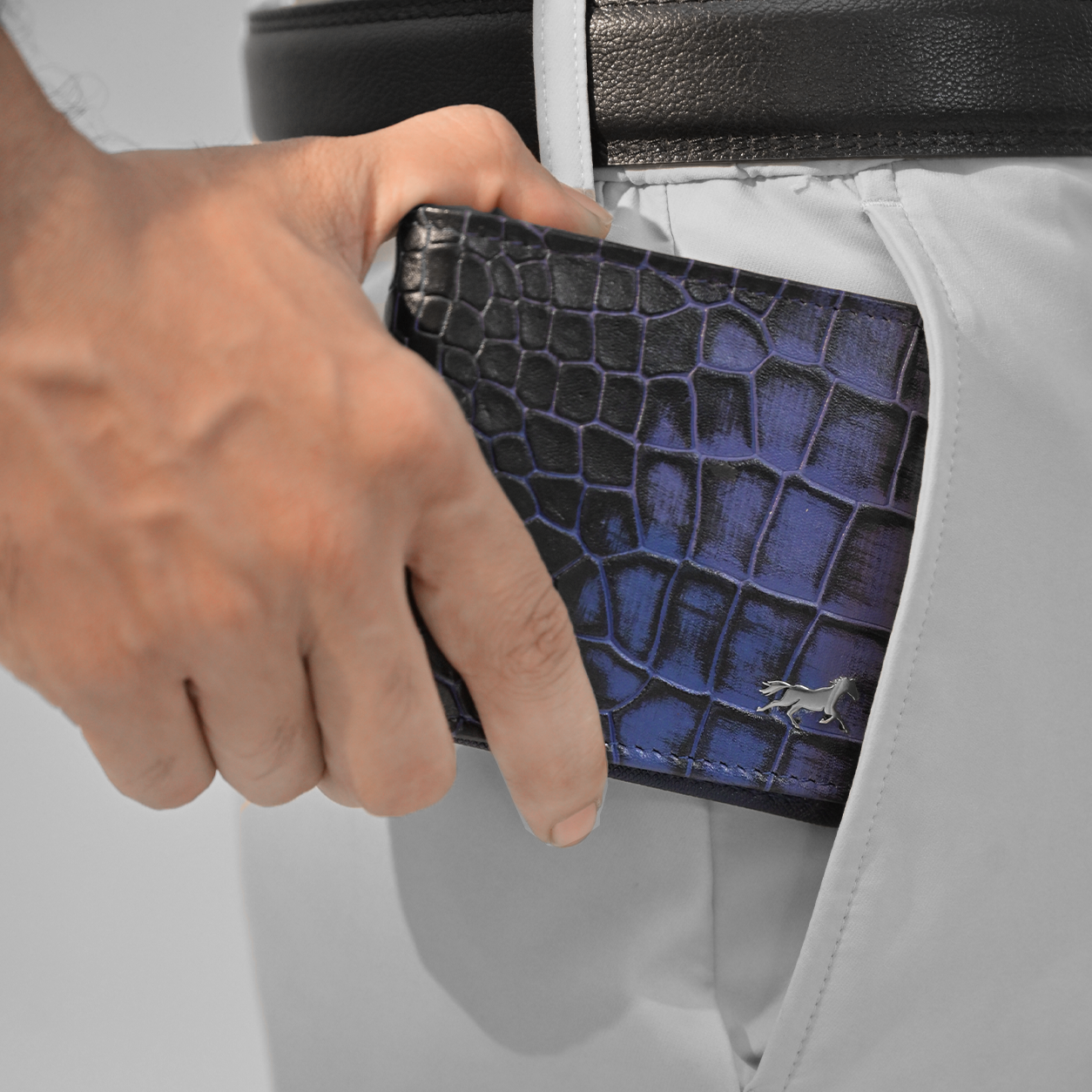 Men's Croco Embossed Leather Wallet : Royal Blue Croco